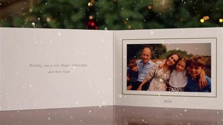Prince William & Kate released their summery, denim-clad 2022 Christmas card