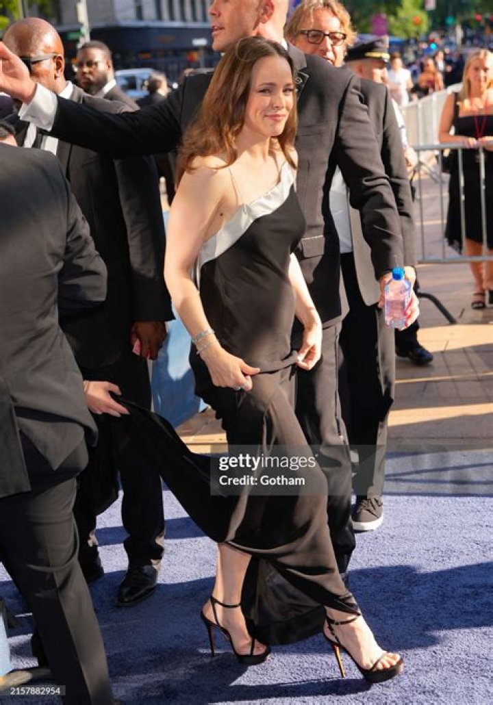 Rachel McAdams Feet Have Over 6,000 Views on YouTube