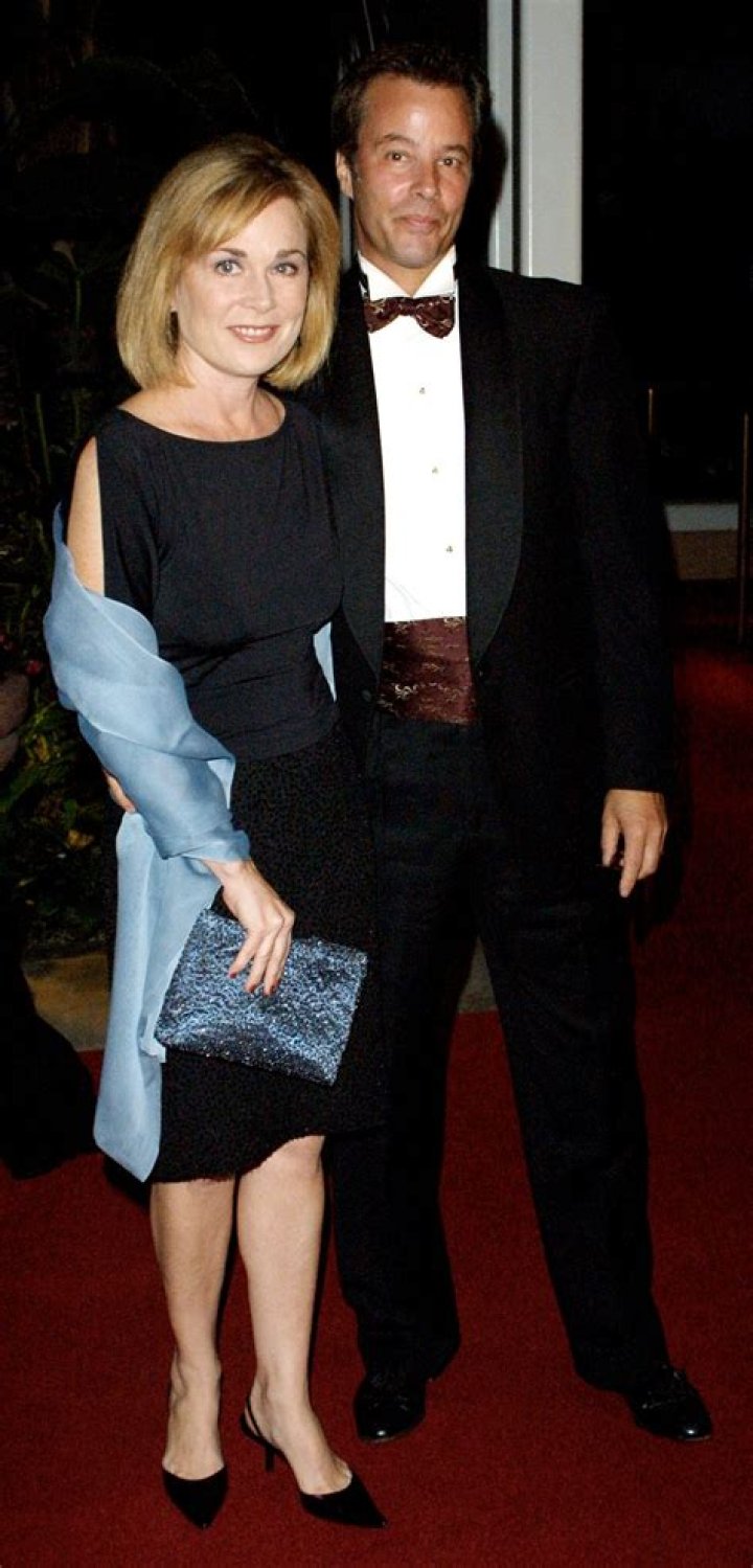 Roxanne Hart Net Worth - Wiki, Age, Weight and Height, Relationships, Family, and More