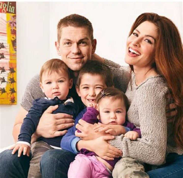 Sarah Shahi Religion, Is She Muslim? Ethnicity Parents And Family