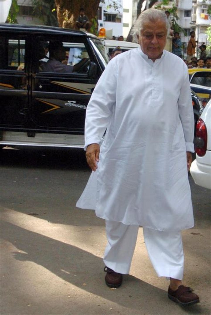 Shashi Kapoor Net Worth - Wiki, Age, Weight and Height, Relationships, Family, and More