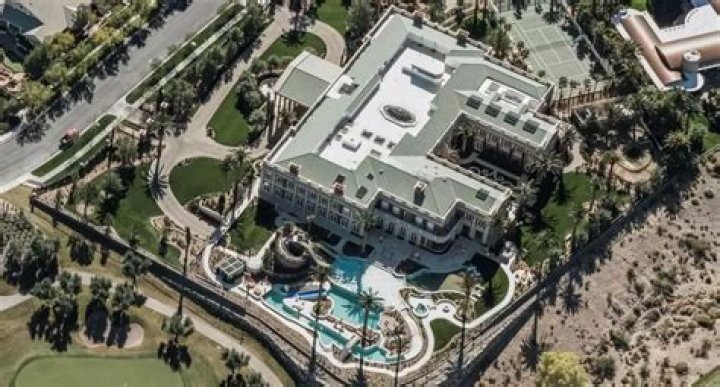 Sheldon Adelson Net Worth: Casino Empire & Lifestyle