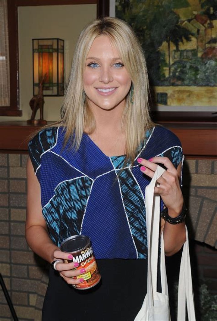 Stephanie Pratt Net Worth - Wiki, Age, Weight and Height, Relationships, Family, and More