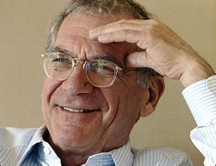 Sydney Pollack dies of cancer at age 73