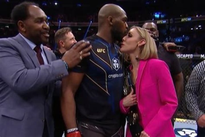 The UFC Fighter Jon Jones is Engaged with Jessie Moses and Lives in New York with $10 Million Net Worth