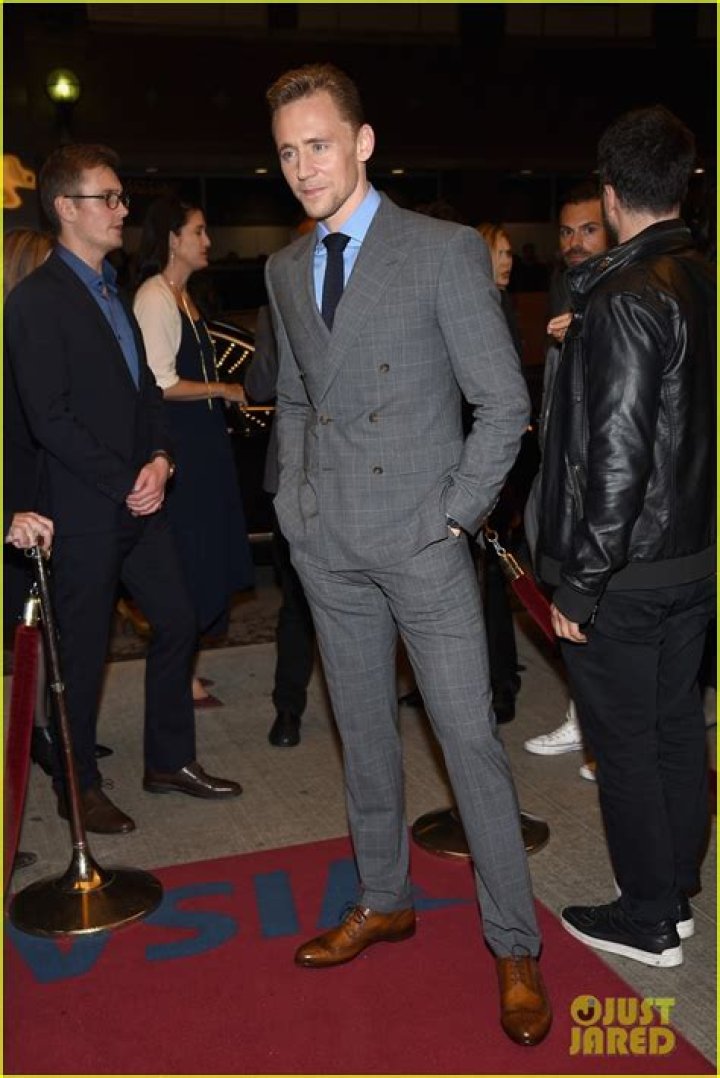 Tom Hiddleston looked lovely at the TIFF ‘High Rise’ premiere: would you hit it?