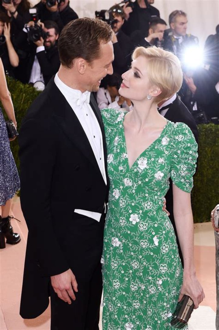 Tom Hiddleston posed with Elizabeth Debicki at the Met Gala: interesting?