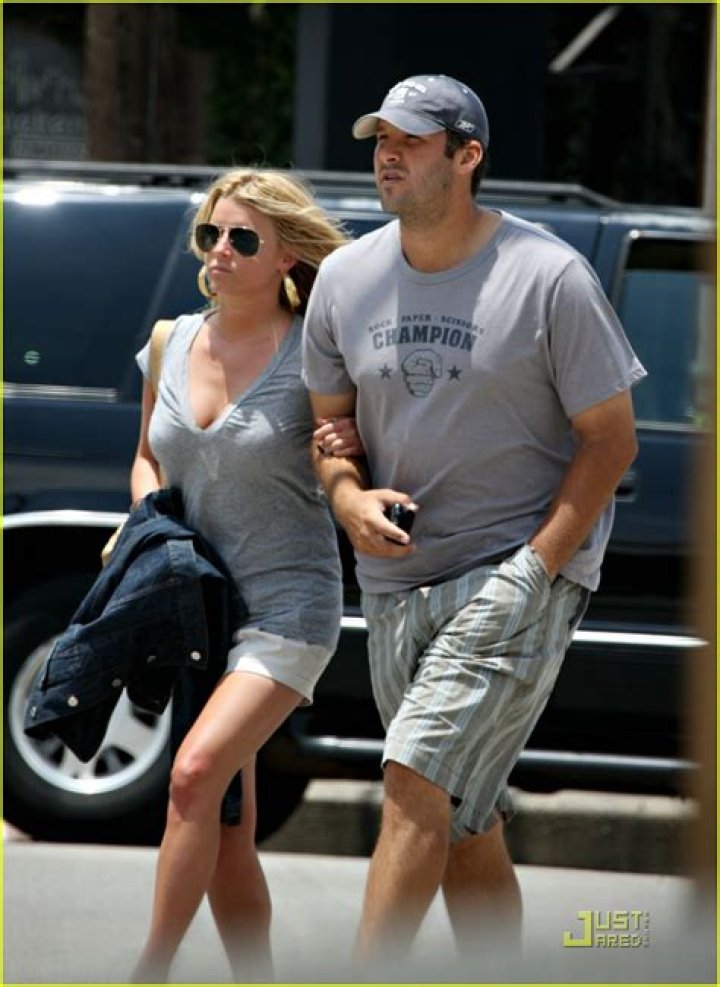 Tony Romo earned Ashlee Simpson’s family 1.4 mill by attending wedding