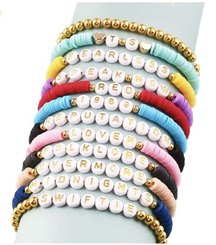 Travis Kelce met 50 women at once to find love when all he had to do was wear a bracelet