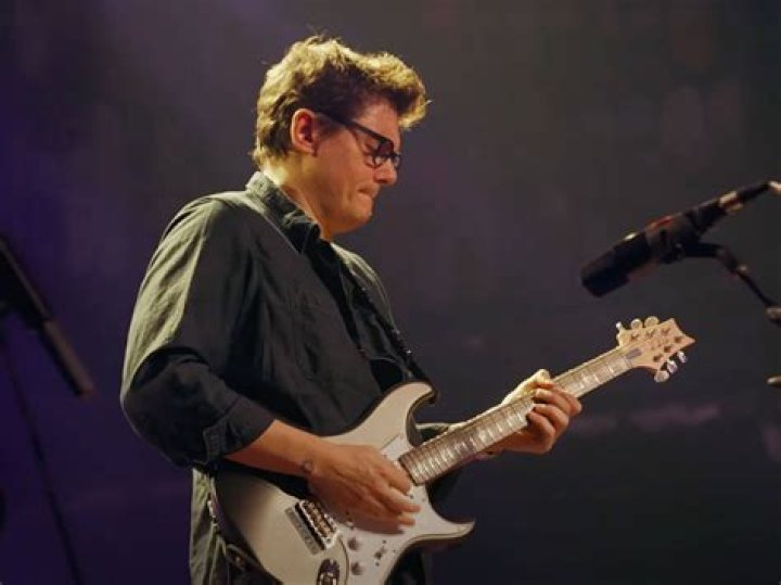 Twitter addict John Mayer now claims it’s “silly and dumb”