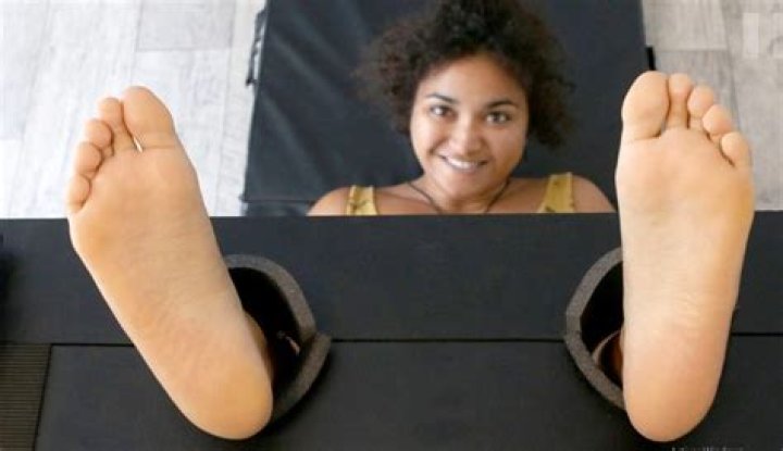 Twitter Wants to Know if Elizabeth Hurley Has Ticklish Feet