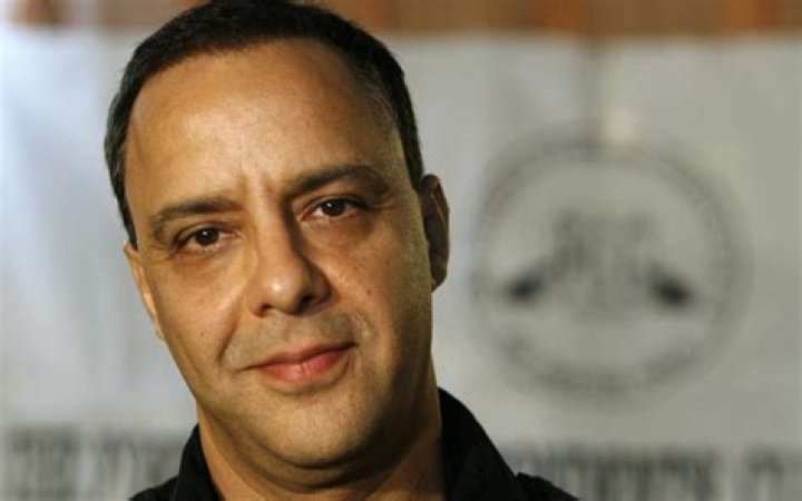 Vidhu Vinod Chopra Net Worth - Wiki, Age, Weight and Height, Relationships, Family, and More