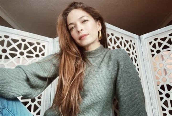 Who Is Kristin Kreuk Sister Justine Kreuk? Family Details