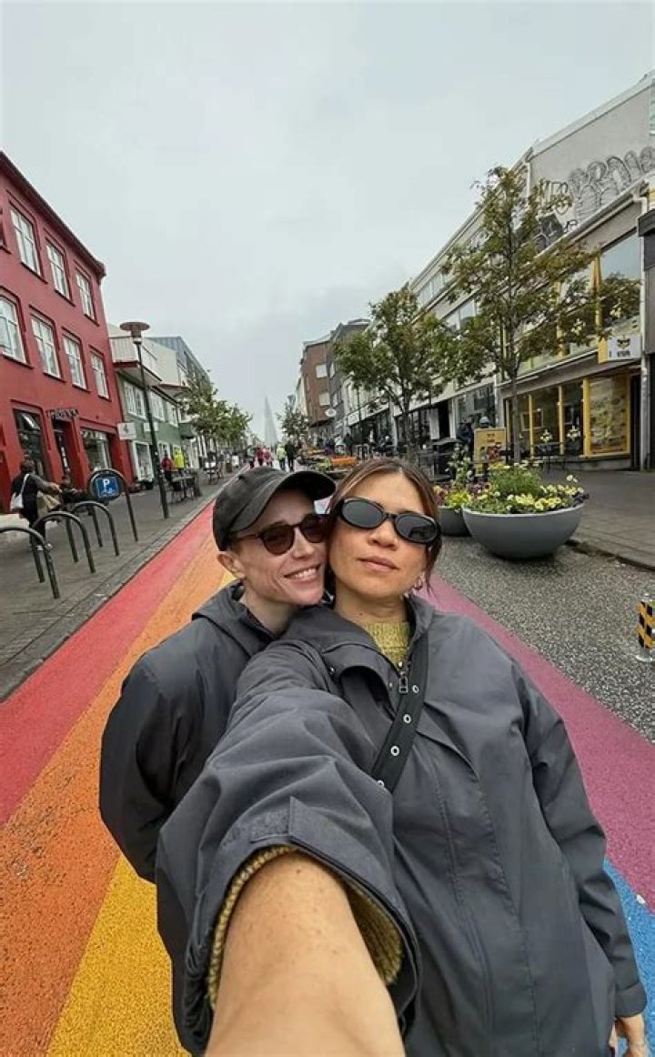 Who plays Sue in Happiness for Beginners? (Julia Shiplett age, height, Instagram)