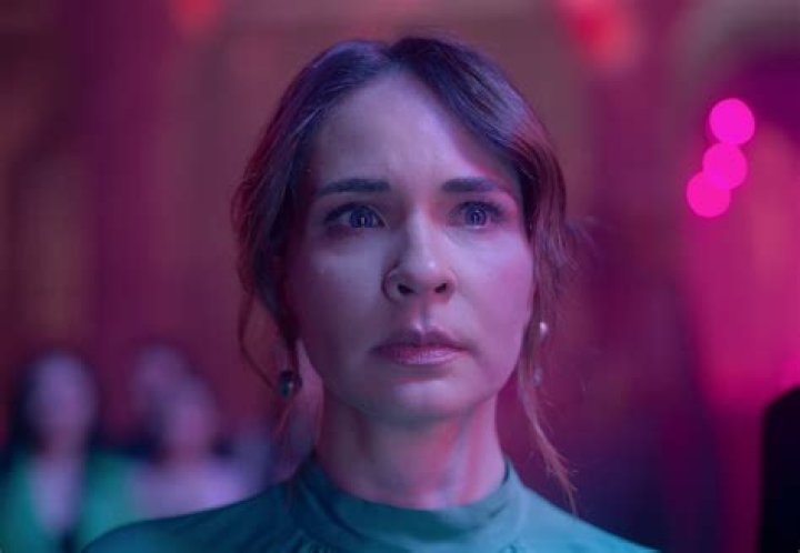 Who stars in the Mexican Netflix series?