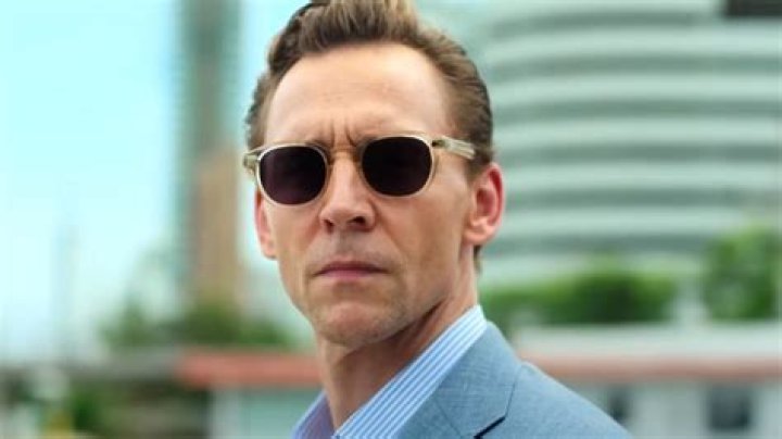 	Why did Tom Hiddleston look so anxious & agitated when he arrived at LAX?	